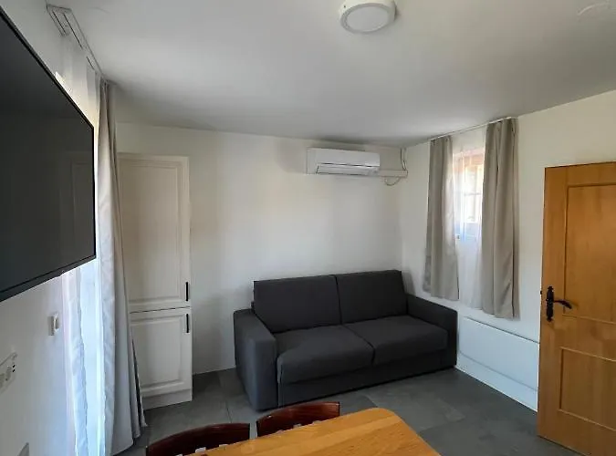 Prekmurska Vas - Vital モラフスケ・トプリツェ